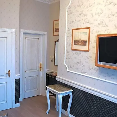 Gabi Nakvynė ir pusryčiai Vilnius