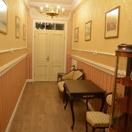 住宿加早餐酒店 Gabi 4*